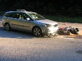 obrázek ke článku: Šílená jízda motorkáře skončila na kapotě auta v protisměru