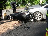 obrázek ke článku: Šílená jízda motorkáře skončila na kapotě auta v protisměru